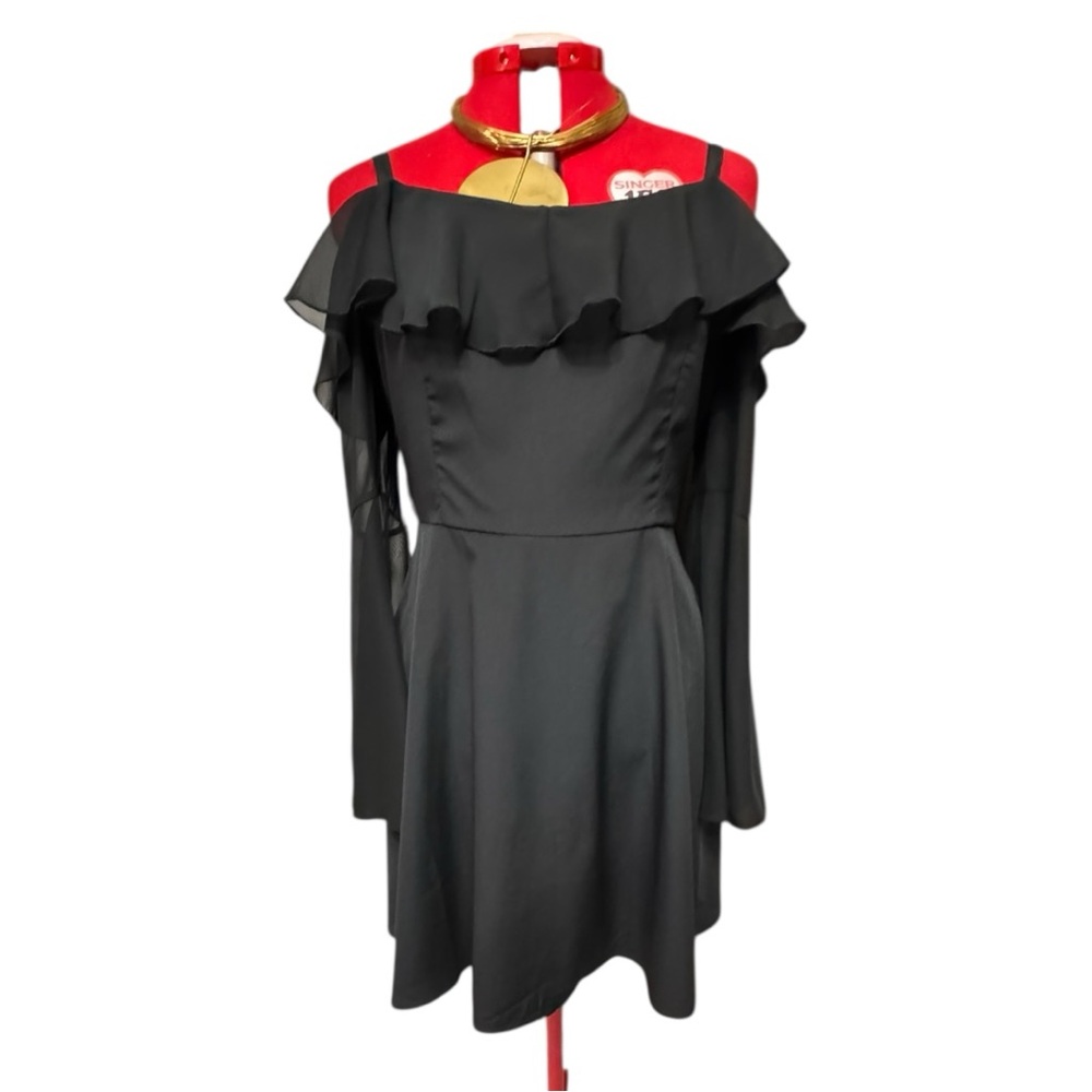 Hell bunny feminine goth dress
